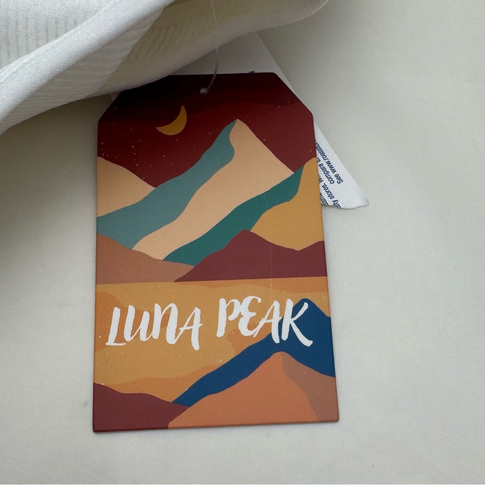 Luna Peak White Ribbed Seamless Sports Bra NWT Size Large - Picture 7 of 7